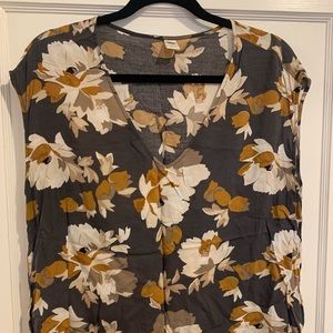 Old Navy top